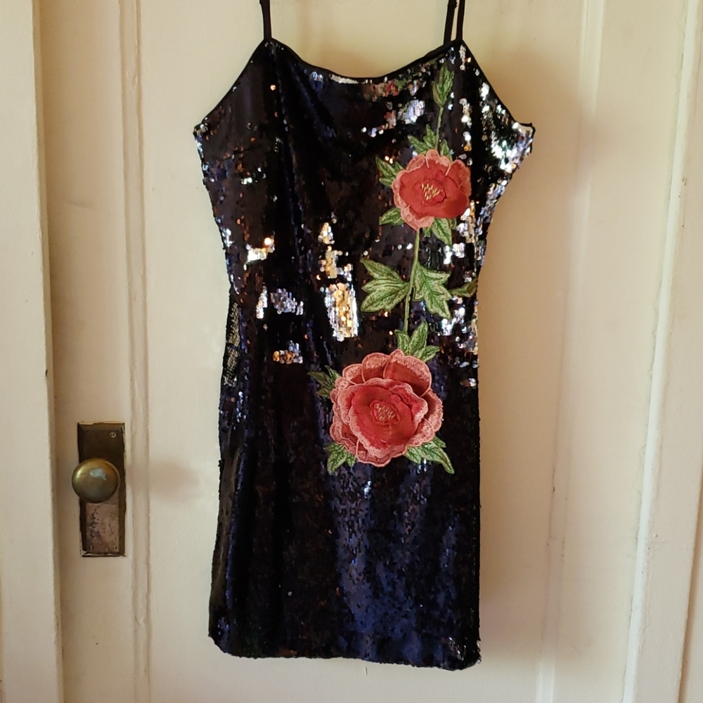 Forever 21+ Black Sequence w/ Floral print